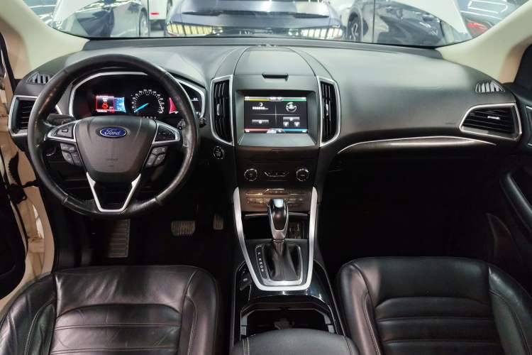 Used Ford Edge 2015 2.0T GTDi Two-Wheel-Drive High-Line Version
