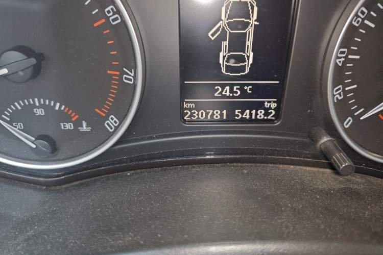 Used Skoda Octavia 2012 1.4TSI DSG Elegance Edition Odometer Close Up