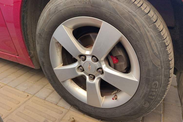 Used Chevrolet Cruze 2013 1.8L SE AT Right Front Wheel Hub
