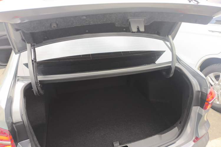 Used Chevrolet Monza 2019 RS 330T Automatic Comfort Edition China VI Standard Trunk