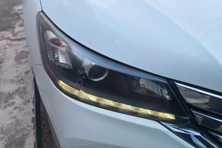 Used Honda Accord 2014 2.0L EX Luxury Edition Right Front Headlight