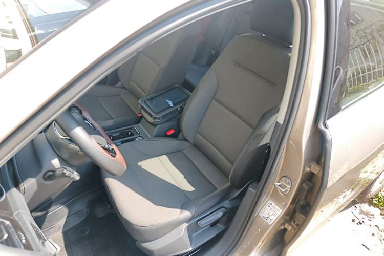 Used Volkswagen Golf 2017 1.6L Automatic Comfort Million-Vehicle Anniversary Edition