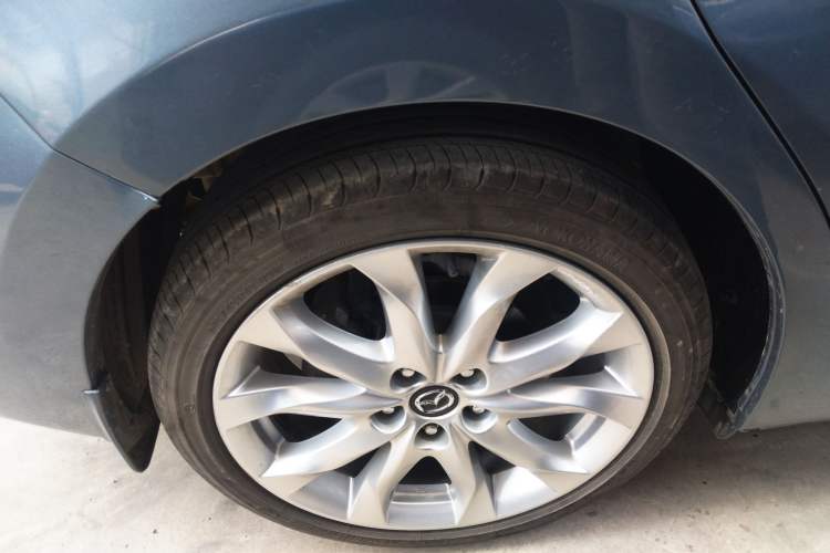 Used Mazda 3 Axela 2014 Sedan 2.0L Automatic Sport Model