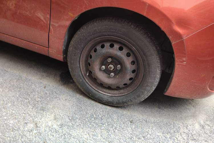 Used Chevrolet Sail 2013 Sedan 1.2L AMT Ideal Edition Right Front Wheel Hub