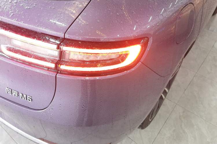 Used Hima AITO M5 2025 Extended-Range Ultra All-Wheel-Drive Version Right Rear Taillight