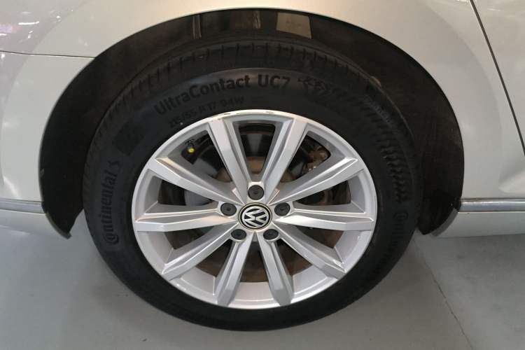 Used Volkswagen Magotan 2018 330TSI DSG Advanced Model Exterior 5