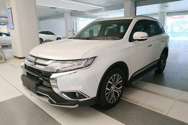 Used Mitsubishi Outlander 2018 2.4L 4x4 Elite Edition 5 Seats