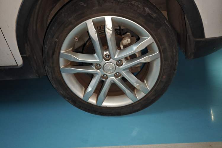 Used CHANGAN CS35 2016 1.6L Manual Luxury Model China IV Standard Right Front Wheel Hub