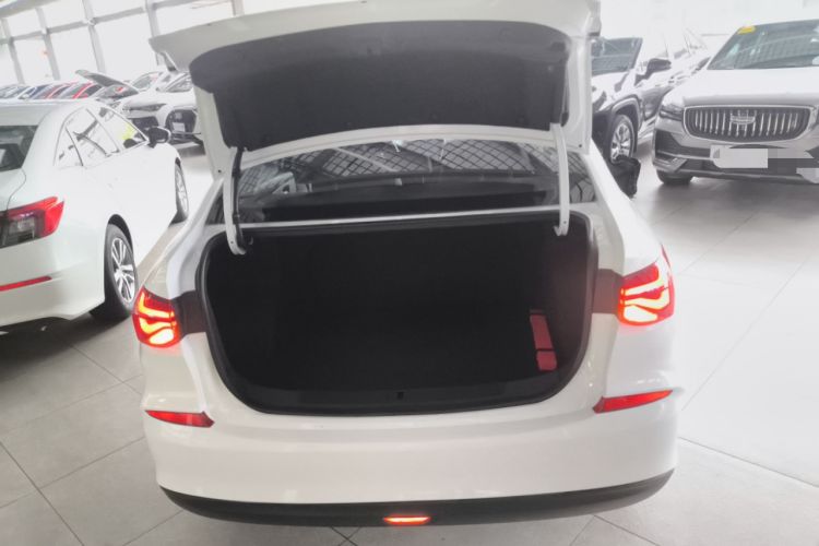 Used Chevrolet Monza 2022 320 Automatic Enjoyment Sunroof Version Trunk