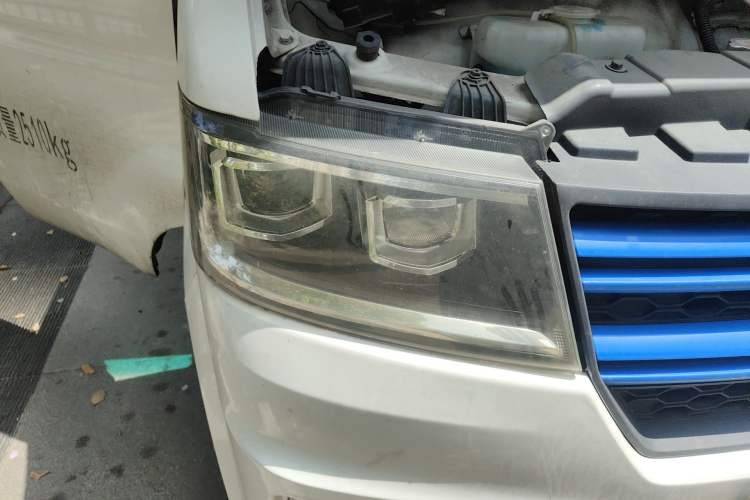 Used Farizon E5 2022 E5L Pure Electric Van with Guoxuan 39.9 kWh Right Front Headlight