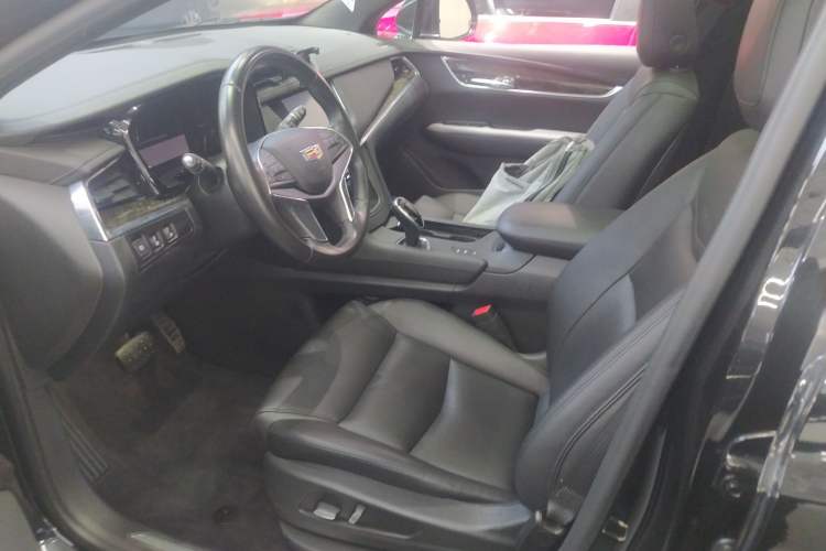 Used Cadillac XT5 2018 28E Four-Wheel Drive Tech Version