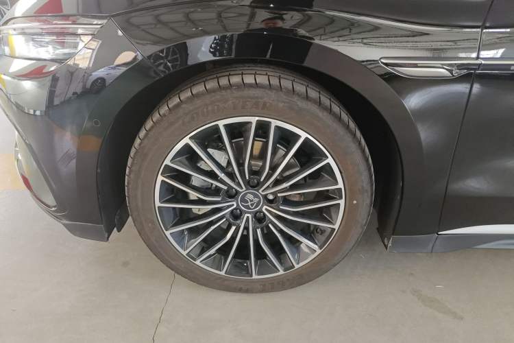 Used BYD Han 2025 DM-i Intelligent Driving Edition 125KM LiDAR Flagship Model
