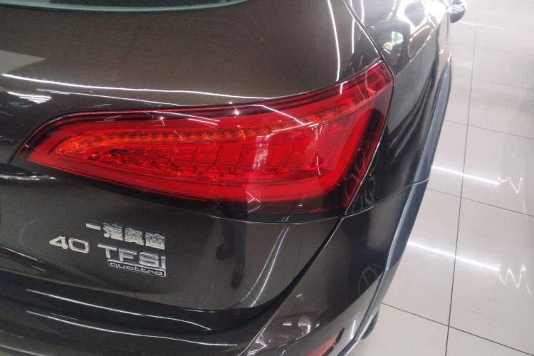 Used Audi Q5 2017 Plus 40 TFSI Technology Model
