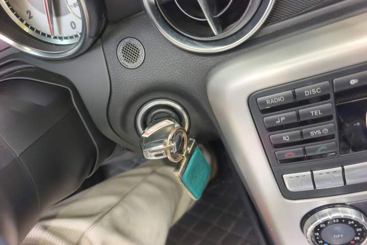 Used Mercedes-Benz SLK-Class 2011 SLK 200 Fashion Model
