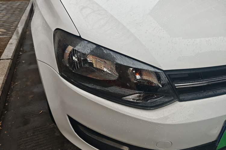 Used Volkswagen Polo 2011 1.4L Automatic ZhiShang Version Right Front Headlight