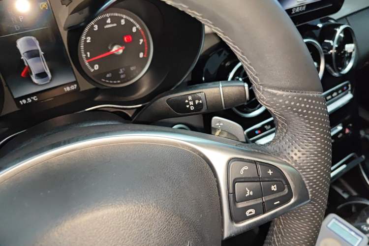 Used Mercedes-Benz C-Class 2018 C 200 Sport Edition Gear Lever