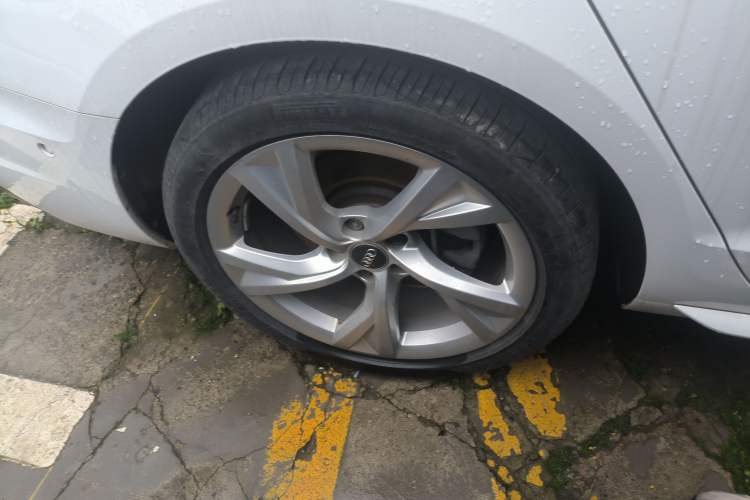 Used Audi A4L 2020 40 TFSI Luxury Prestige Edition Right Rear Wheel Hub