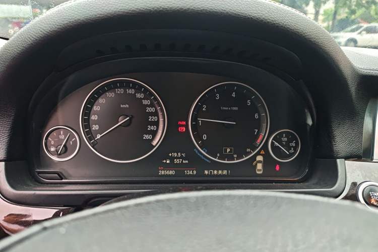 Used BMW 5 Series 2014 525Li Leading Model