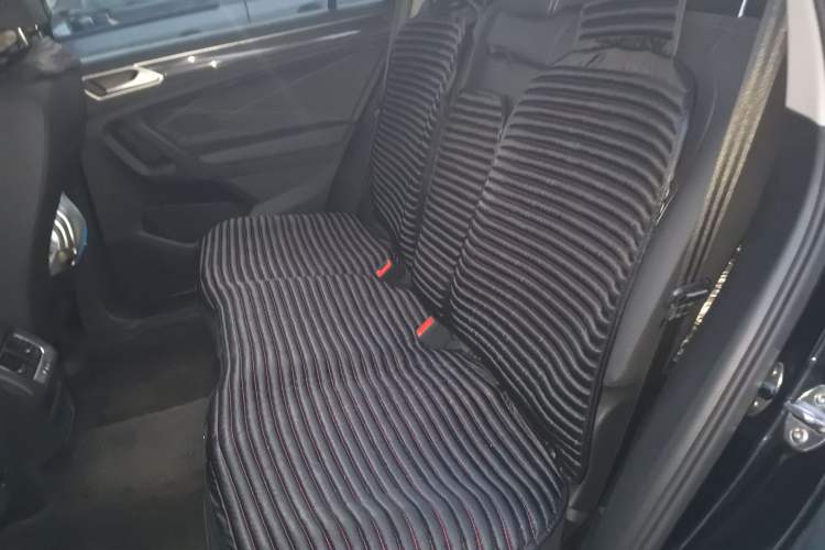 Used Volkswagen Tiguan L 2025 Model, Outstanding Version, 300TSI Automatic Two-Wheel Drive Longteng Edition
