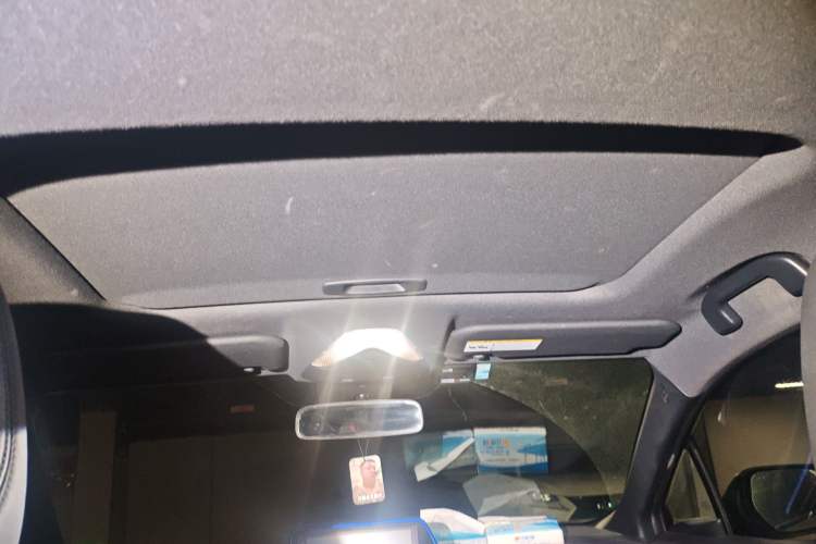 Used Toyota IZOA 2018 2.0L Yichi Edition China V Standard Headliner