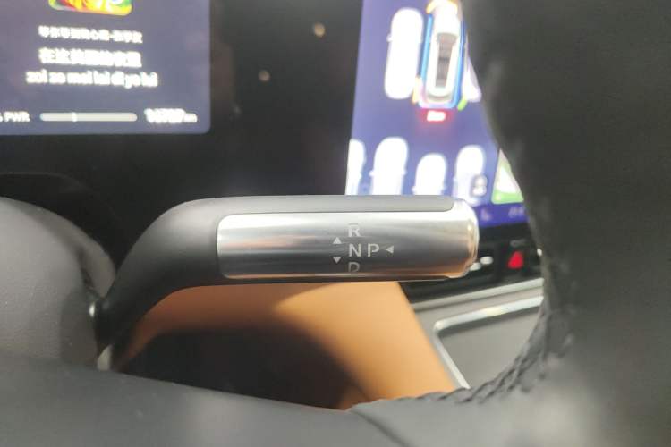 Used Hima AITO M8 2025 Extended-Range Ultra Version 53.4 kWh 6-Seater Edition
