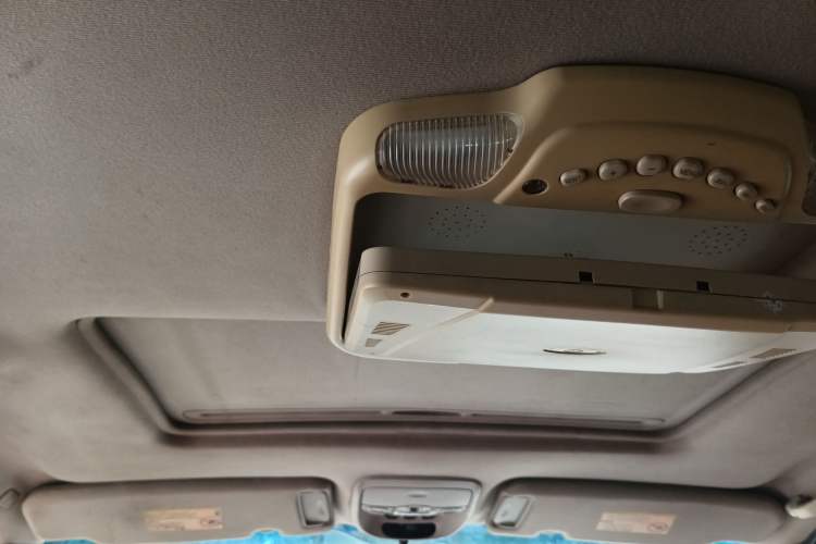 Used Kia Carnival 2006 2.7L GLS-2