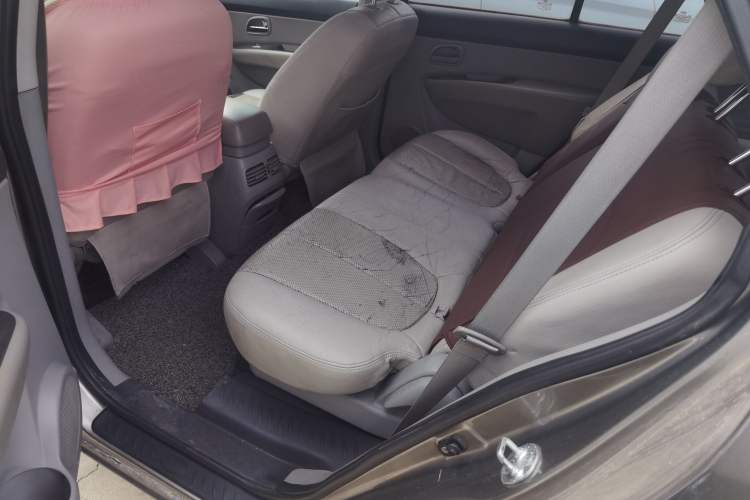 Used Kia Carens 2007 2.0L 7-Seater Standard Edition
