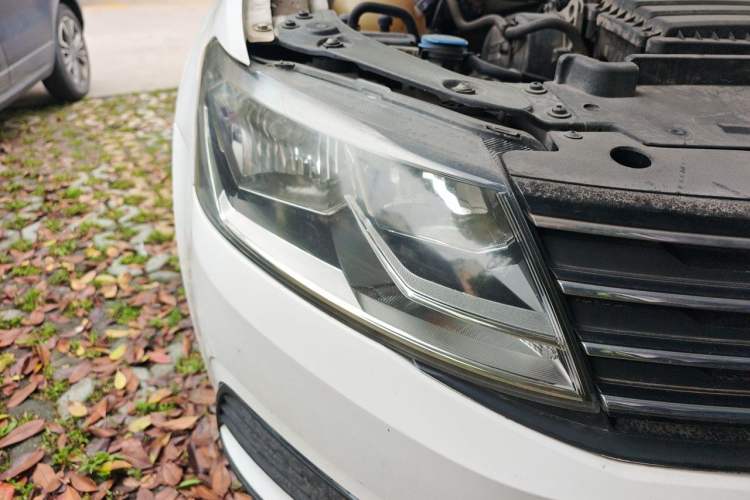 Used Volkswagen Gran Lavida 2015 1.6L Automatic Fashion Edition
