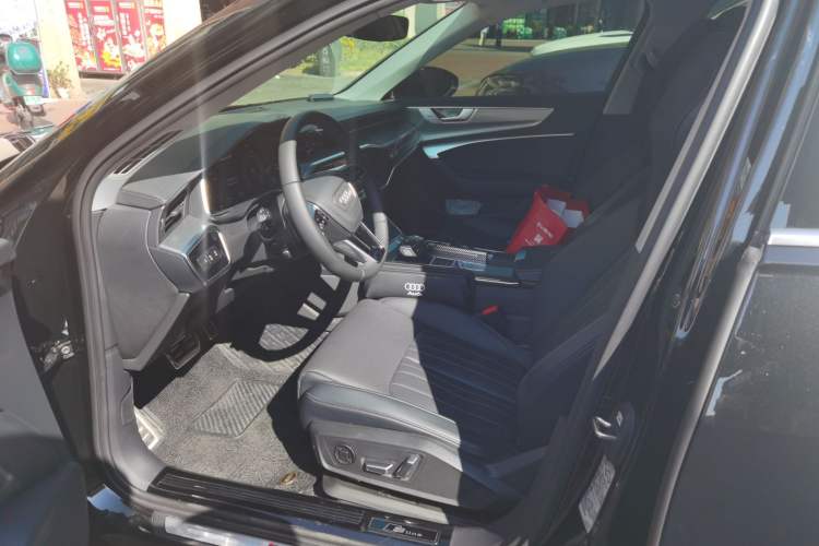 Used Audi A6L 2025 45 TFSI Prestige Dynamic Edition + Ventilated Comfort Package
