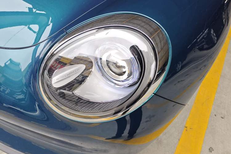 Used ORA Good Cat 2023 401 km Standard Range Luxury Version Lithium Iron Phosphate
