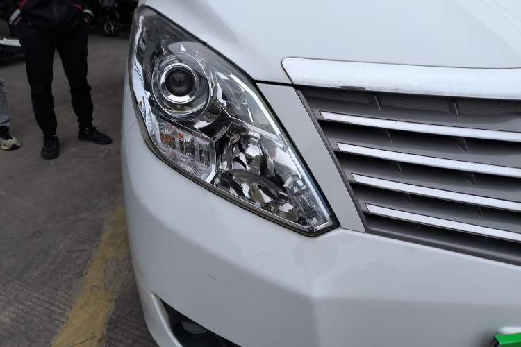 Used FORTHING Lingzhi PLUS 2021 Travel Edition 2.0L Manual Luxury 7-Seater
