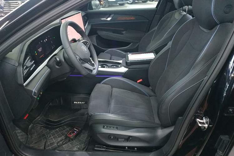 Used Volkswagen Passat 2025 Pro 380TSI Starry Dragon Luxury Edition
