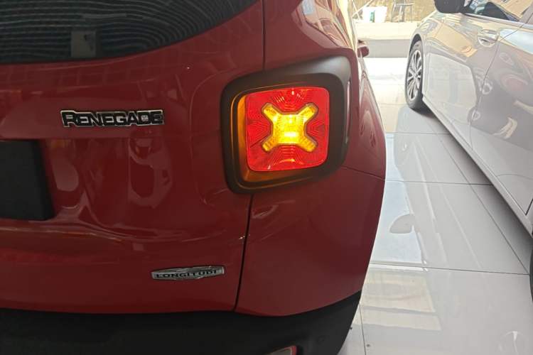 Used Jeep Renegade 2018 Connected Large Screen Version 180T Automatic High-Energy Edition