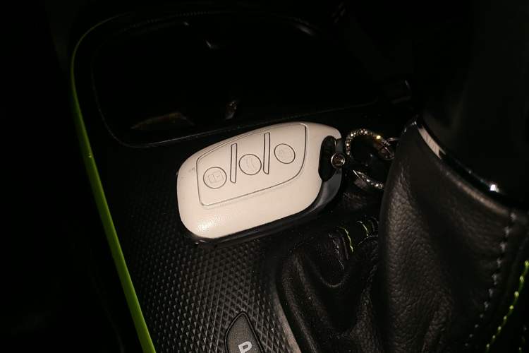 Used Roewe Clever 2021 302 km New Four-Seater Super-Efficient Version Interior 1