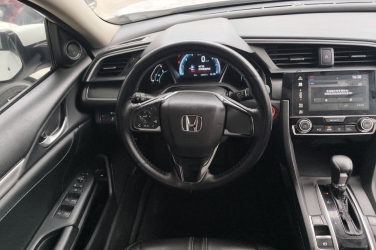 Used Honda Civic 2016 220TURBO CVT Luxury Edition
