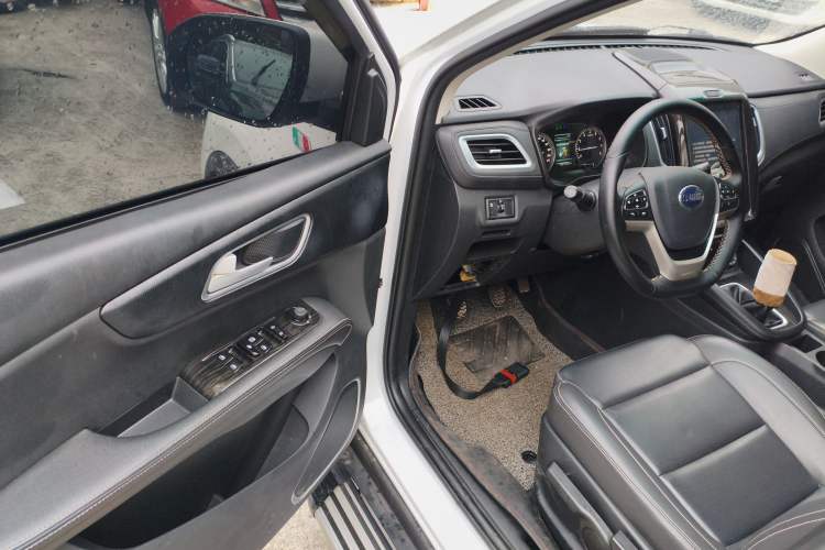 Used SWM X7 2016 1.5T Manual Luxury Edition 7 Seats
