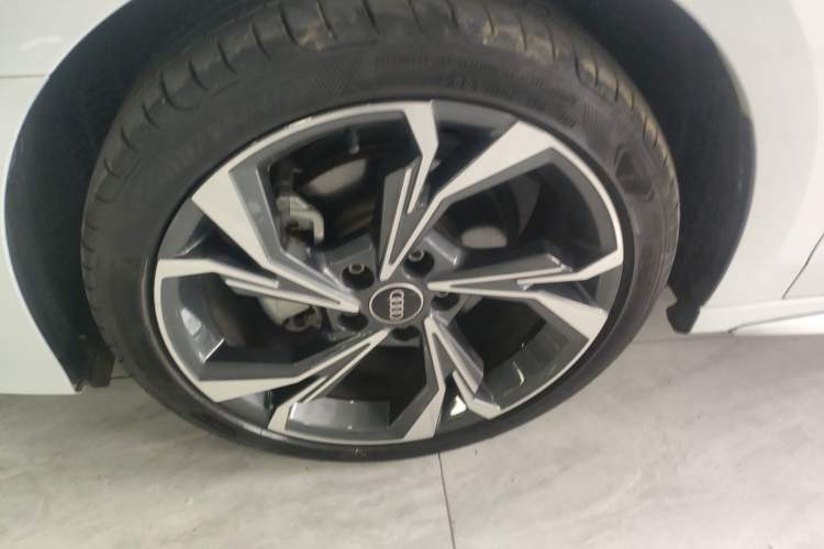 Used Audi A3 2023 Restyled A3L Limousine 35 TFSI Fashion Sport Edition Left Front Wheel Hub