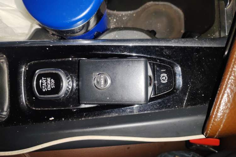 Used Volvo XC60 2019 T5 4x4 Zhiyuan Edition China VI Standard
