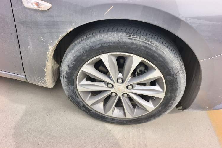 Used Chevrolet Monza 2022 320 Automatic Enjoyment Sunroof Version Right Rear Wheel Hub