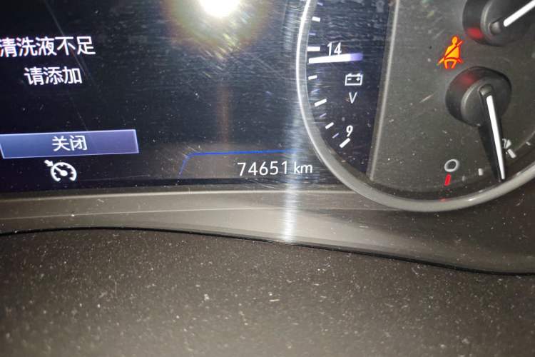 Used Buick LaCrosse 2020 652T Prestige Edition Odometer Close Up