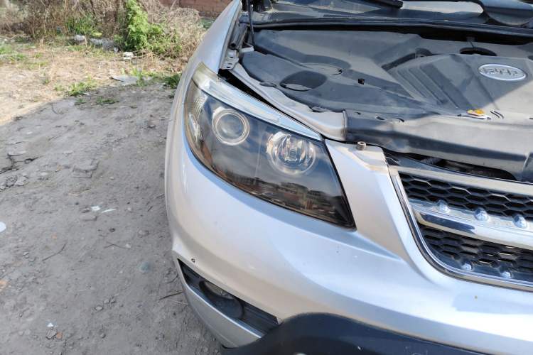 Used BYD S6 2013 Platinum Edition 2.0L Manual Luxury Model
