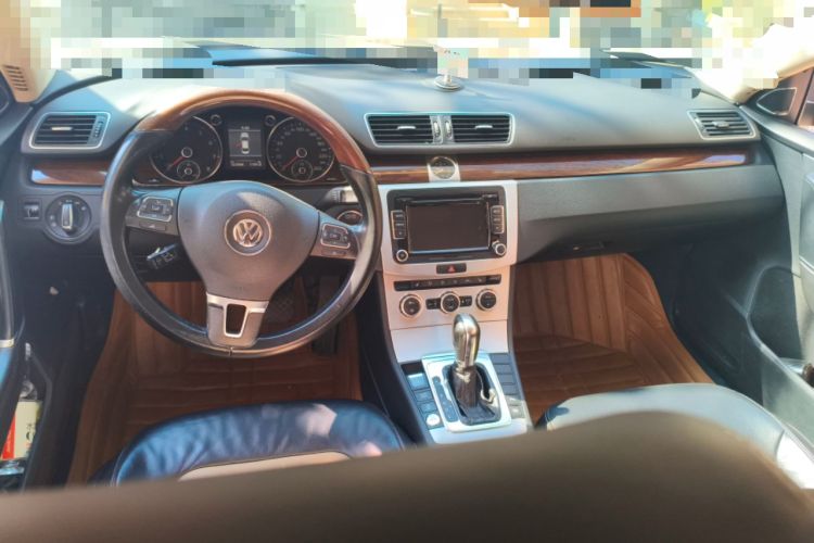 Used Volkswagen Magotan 2012 3.0 FSI Flagship Edition Center Console