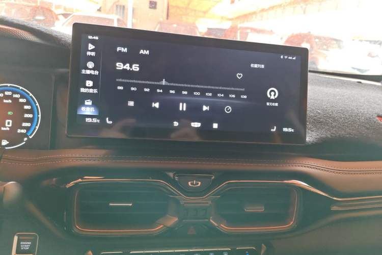 Used Geely Auto Haoyue 2022 1.8TD DCT Black Gold Limited Edition 7-Seater Audio And AC Panel