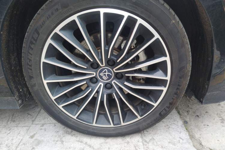 Used BYD Han 2023 DM-i Champion Edition 121KM Prestige Model Right Front Wheel Hub