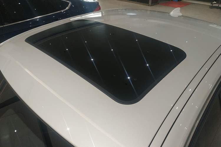 Used BMW 3 Series 2016 320Li Ambition Model Roof