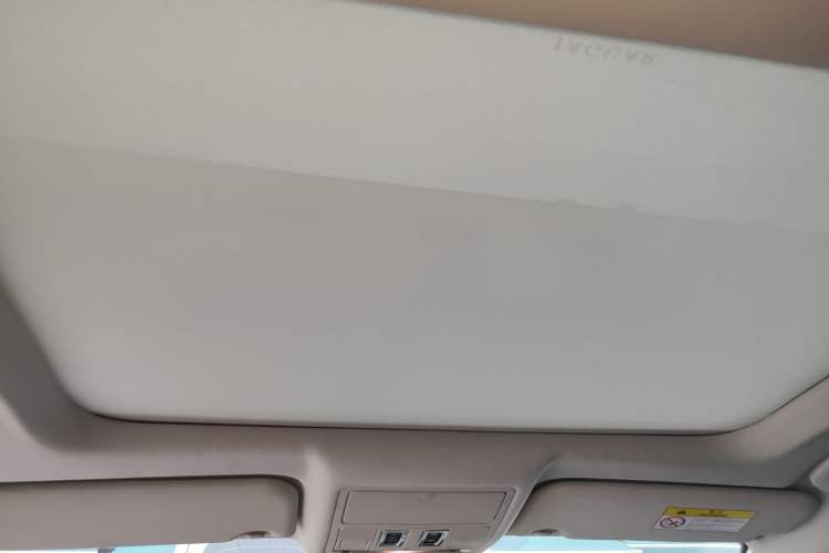 Used Jaguar XE 2018 2.0T 250 PS Two-Wheel-Drive R-Sport Sport Edition