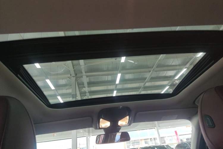 Used BMW i3 2022 eDrive 35 L Headliner