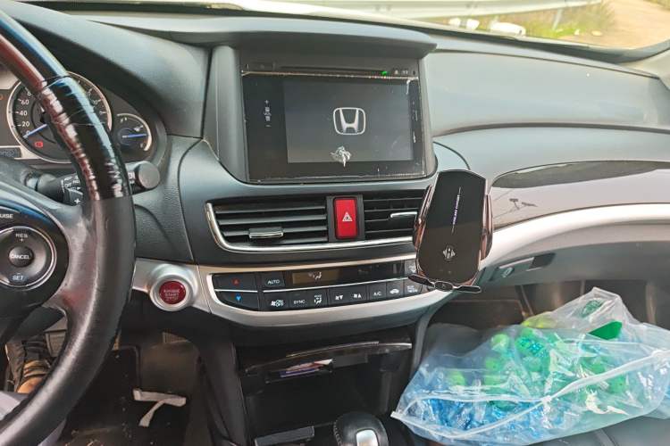 Used Honda Crosstour 2014 3.0L AWD Prestige Edition Audio And AC Panel