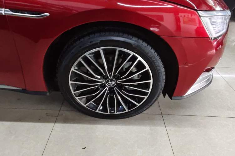 Used BYD Han 2022 DM-i 121KM Prestige Model Right Front Wheel Hub