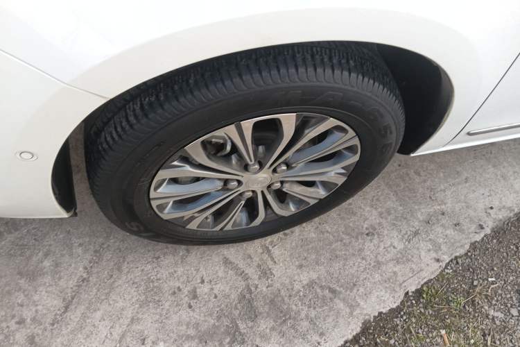 Used Buick GL8 2022 Land Executive Class 652T Prestige Model
